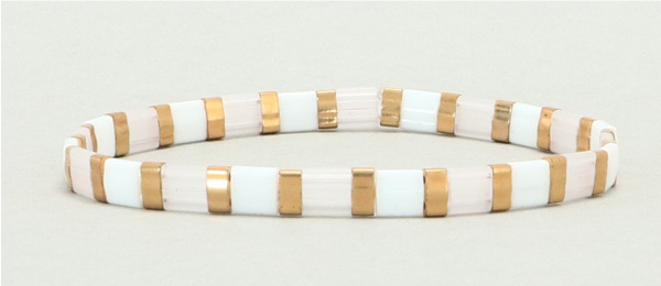 Elastisches Armband mit Tila und Halftila-Perlen Weiß-Gold-Silk
