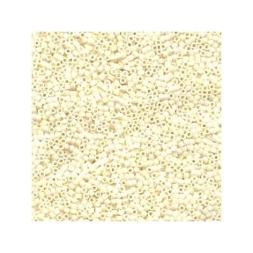 11/0 Miyuki Delica Perlen, Zylinder (1,8 x 1,3 mm), Farbe: matte cream, ca. 6,6 gr