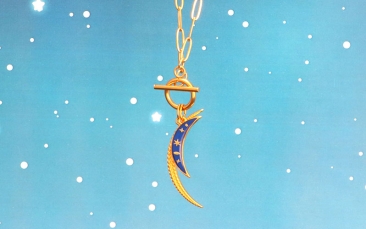 Heavenly Necklace with Moon Pendants Gold Plated