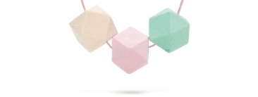 Collier de perles géométriques en bois Hexagon Pastel