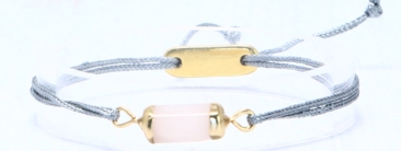 Bracelet avec connecteur de bracelet de pierres précieuses et fermeture coulissante grise