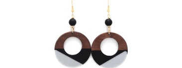Boucles d'oreilles avec pendentifs en bois-résine tricolore