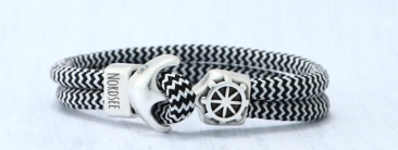 Bracelet with sailing rope and engraving 