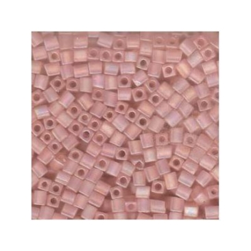 Miyuki cube 4 mm, mat transparent light rose AB, environ 20 gr