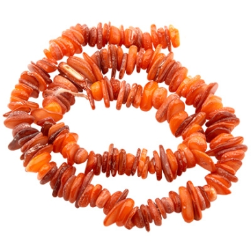 Streng schelpkralen chips, oranje geverfd, ca. 6-15 mm x 1-5 mm, lengte ca. 38 cm
