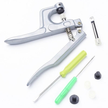Press stud pliers with accessories