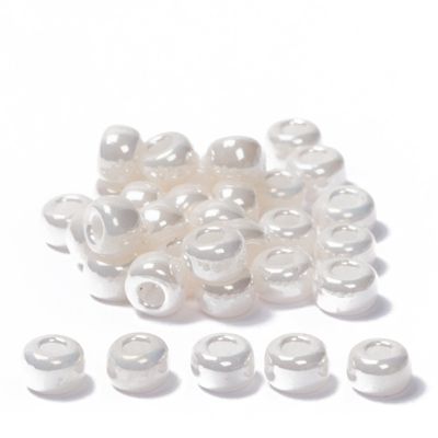 8/0 Miyuki Rocailles beads, round (approx. 3 mm), colour: Ivory Ceylon, approx. 22 gr. 