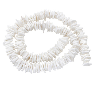Streng schelpkralen chips, vierkant, wit gekleurd, ca. 10 mm, lengte ca. 45 cm 