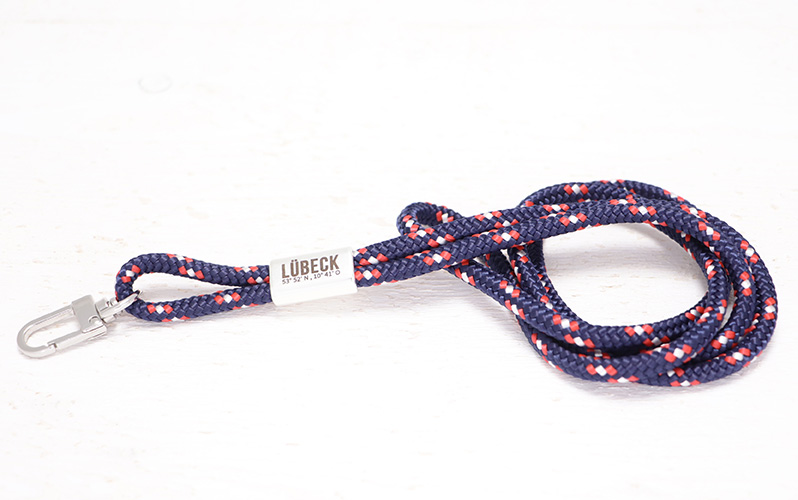 Long key ring "Lübeck" with long engraved intermediate piece and sailing rope 