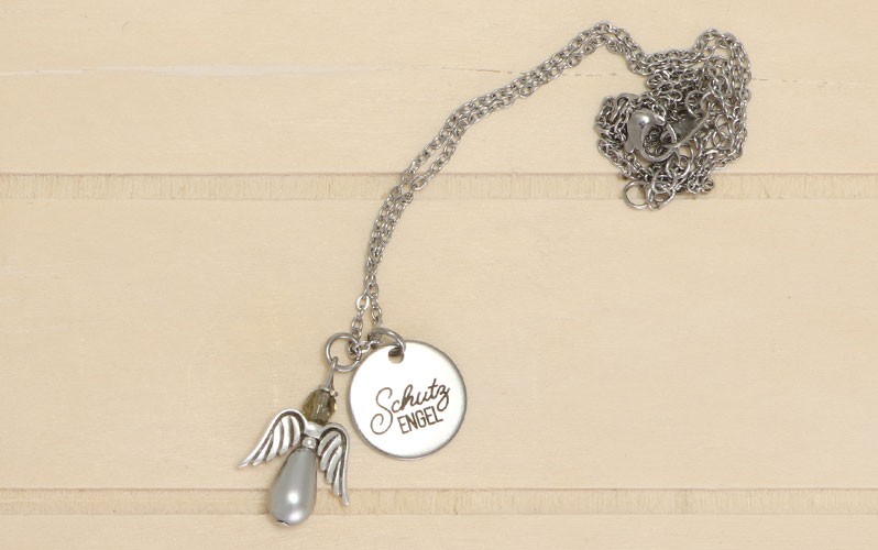 Halskette mit Schutzengelanhänger aus Perlen und Edelstahlanhänger "Schutzengel" silberfarben 