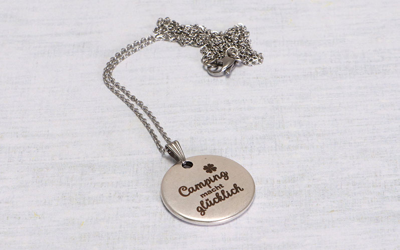 Link Necklace with Engraved Pendant "Camping Makes You Happy 