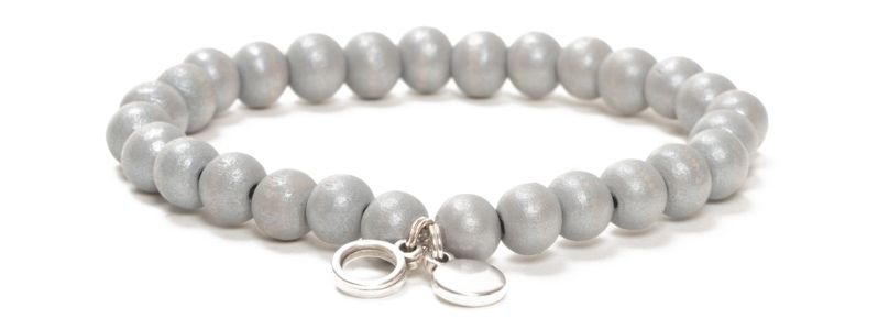 Bracelet de perles géométriques en bois gris 