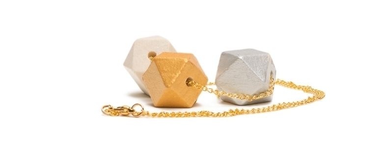 Collier de perles géométriques en bois Hexagon Metallic 