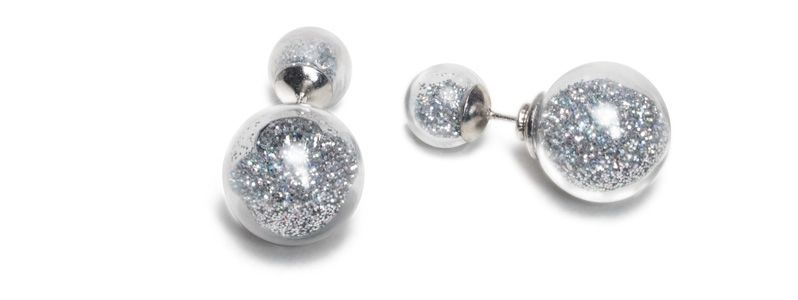 Boucles d'oreilles avec boules en verre argenté scintillant 