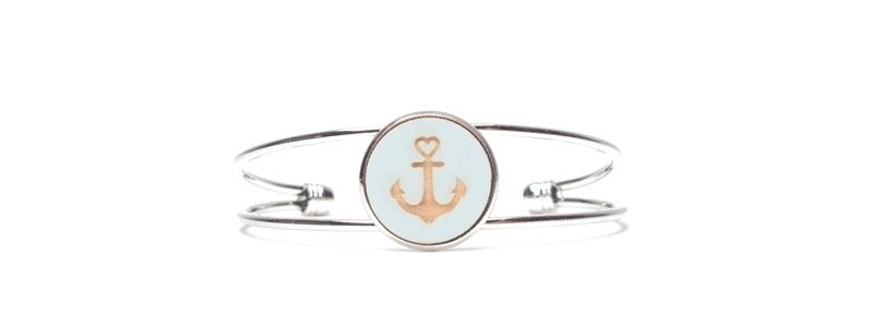 Bangle with wooden anchor cabochon 