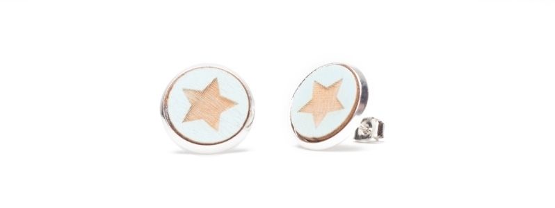 Stud earrings with wooden cabochons stars 