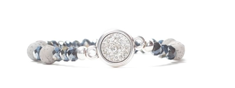 Bracelet avec perles à facettes et cabochon de pierre d'or Polaris III 