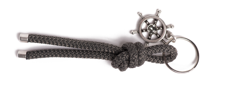 Porte-clés maritime en corde à voile noeud gris foncé 