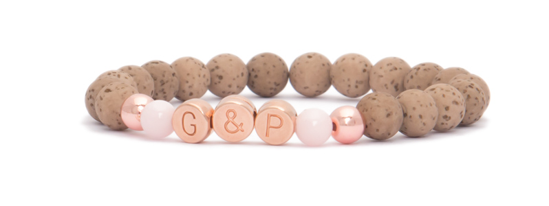 Bracelet avec perles lettres dorées à la rose G&P 