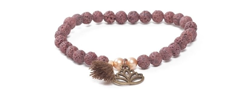 Bracelet de lave avec pendentif Lotus 