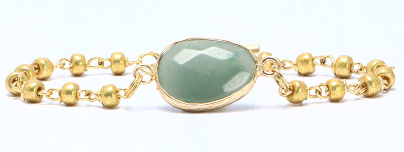 Bracelet avec connecteur de bracelet de pierres précieuses et rocailles vertes 