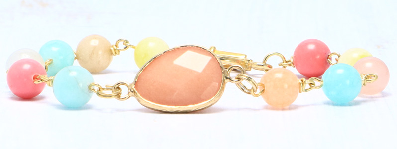 Bracelet avec connecteur de bracelet en pierres précieuses et mélange de pierres précieuses 