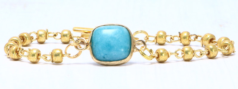 Bracelet avec connecteur de bracelet de pierres précieuses et rocailles turquoise 