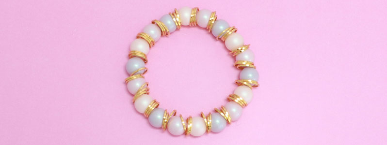 Bracelet with Crystal Pearls and Gold Rings 