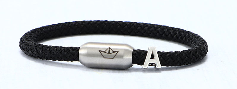 Bracelet with sailing rope and engraving "paper boat" and Grip-it letter 
