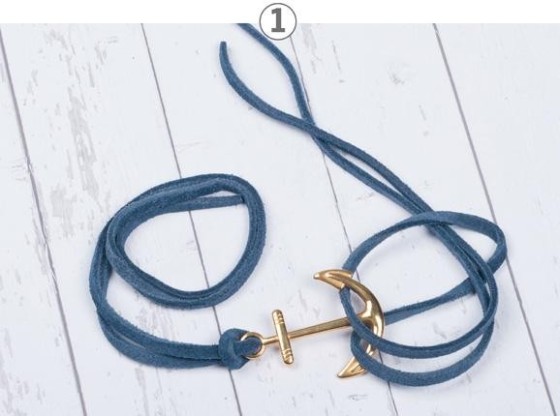 Make anchor bracelet with leather strap and shifting knot